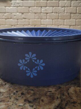 Vintage Tupperware Servalier Canister w/Starburst lid, Retro Tupperware Bowl & l